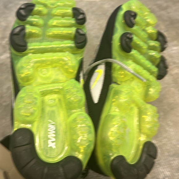 Nike Air Max Sneaker - Picture 3 of 3